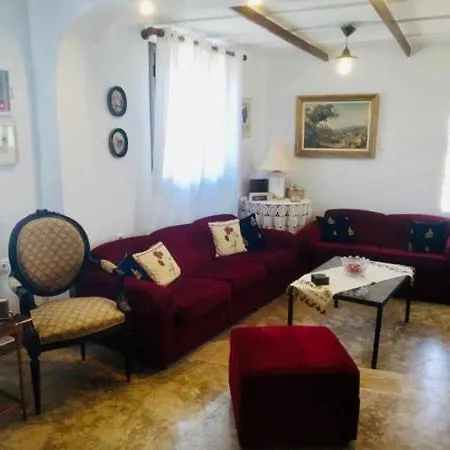 Holiday home Ampelia